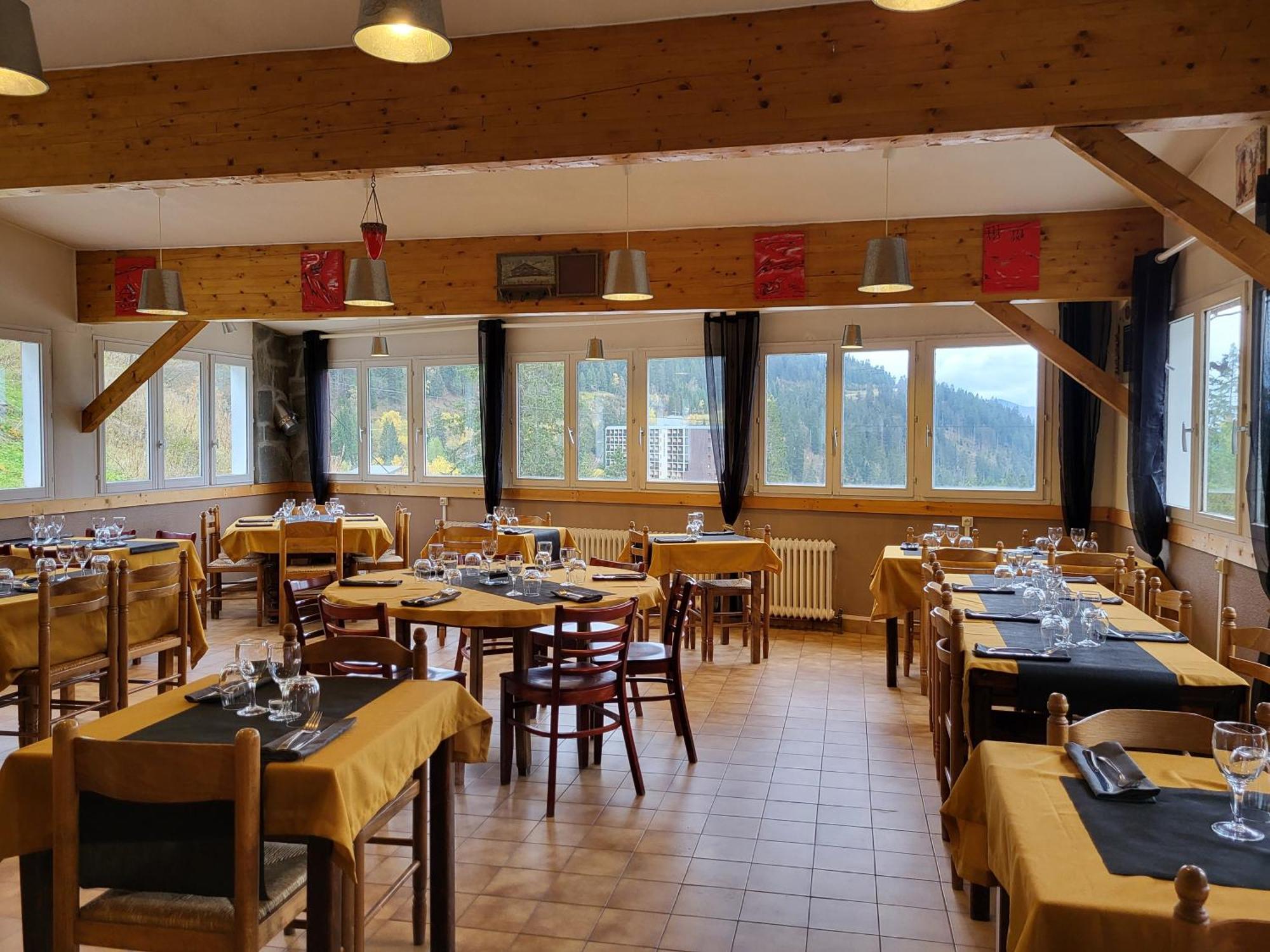 Auberge Restaurant Du Virage 샴루스 외부 사진