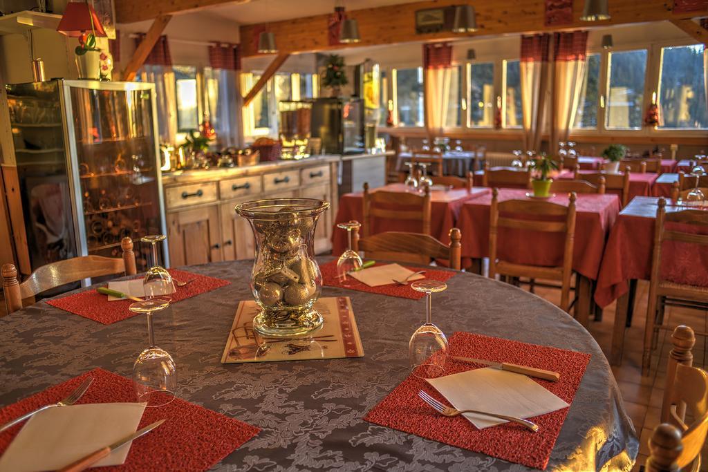 Auberge Restaurant Du Virage 샴루스 외부 사진